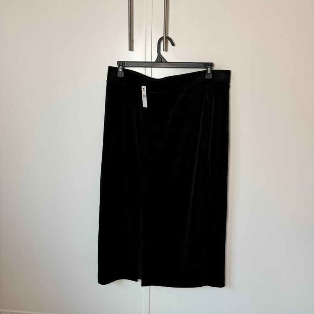 Express Velvet Strapless Cutout Peplum Tube Top & Skirt - Picture 6 of 7